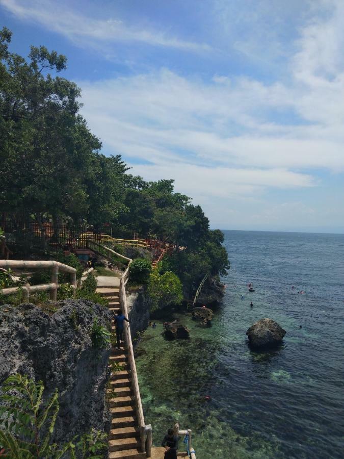 Готель Reddoorz Premium @ Napaling Point Tangnan Екстер'єр фото